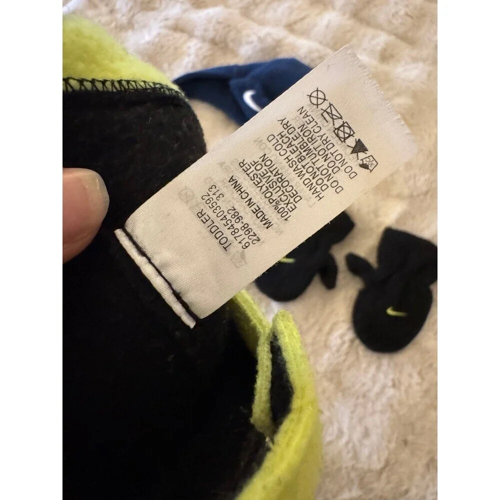 Nike hats and gloves